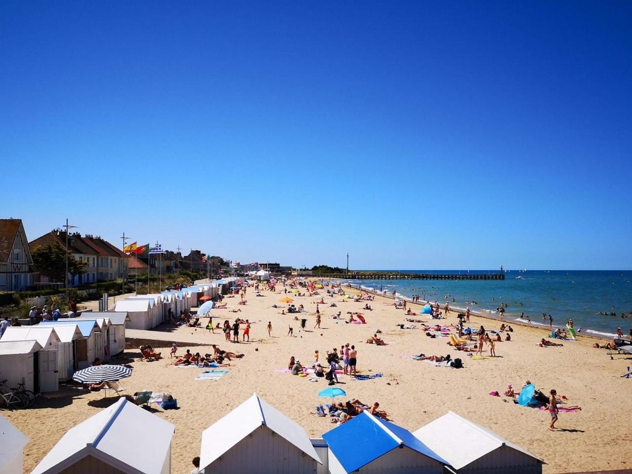 Studio Proche Plage - Parking Gratuit Et Prive - Terrasse Et Petit Jardin Cloture Courseulles-sur-Mer Exterior photo