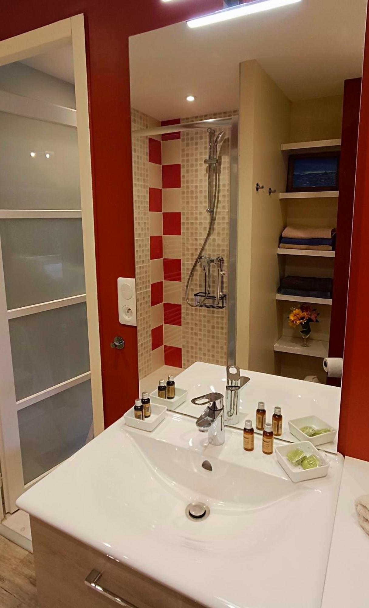 Studio Proche Plage - Parking Gratuit Et Prive - Terrasse Et Petit Jardin Cloture Courseulles-sur-Mer Exterior photo