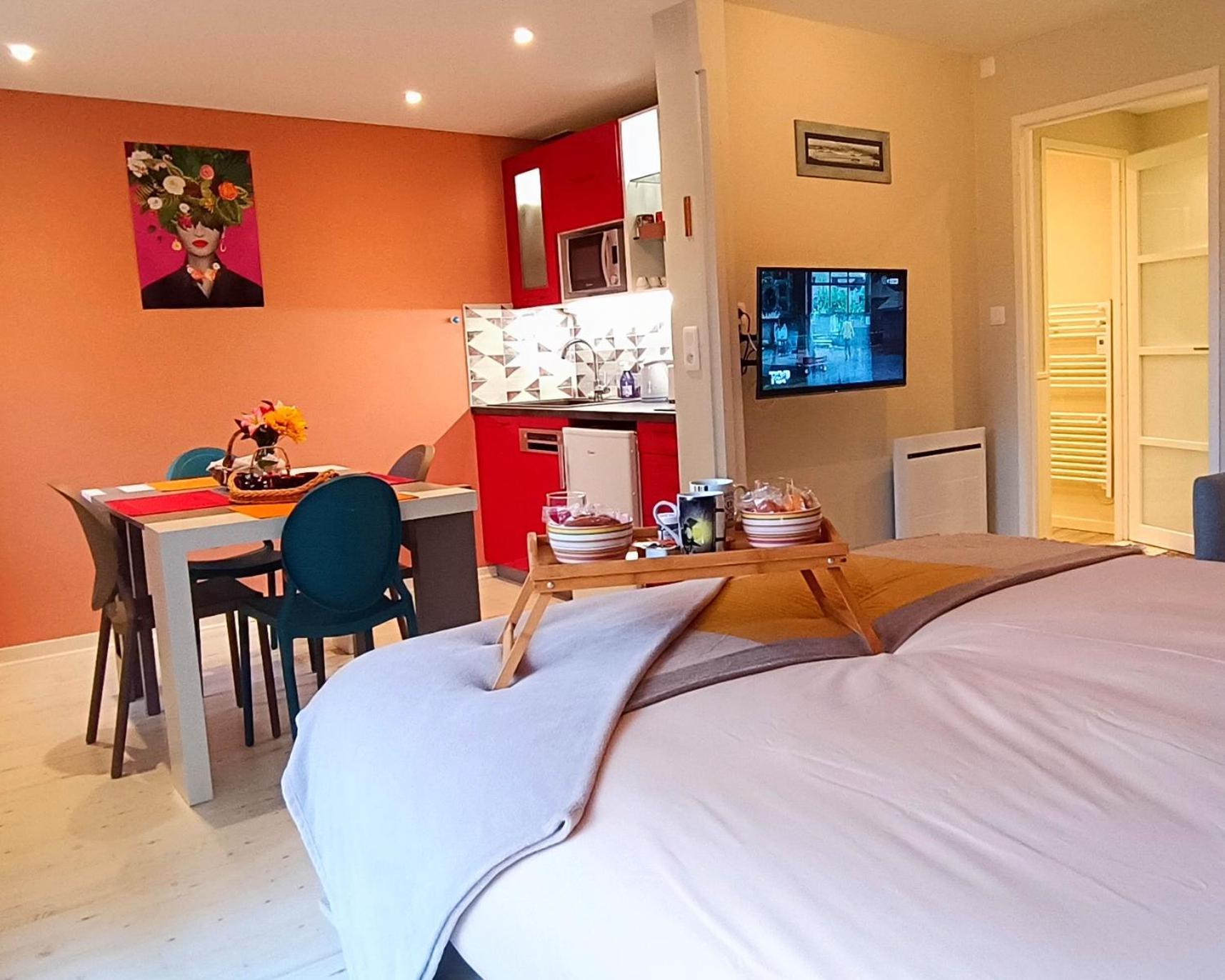 Studio Proche Plage - Parking Gratuit Et Prive - Terrasse Et Petit Jardin Cloture Courseulles-sur-Mer Exterior photo