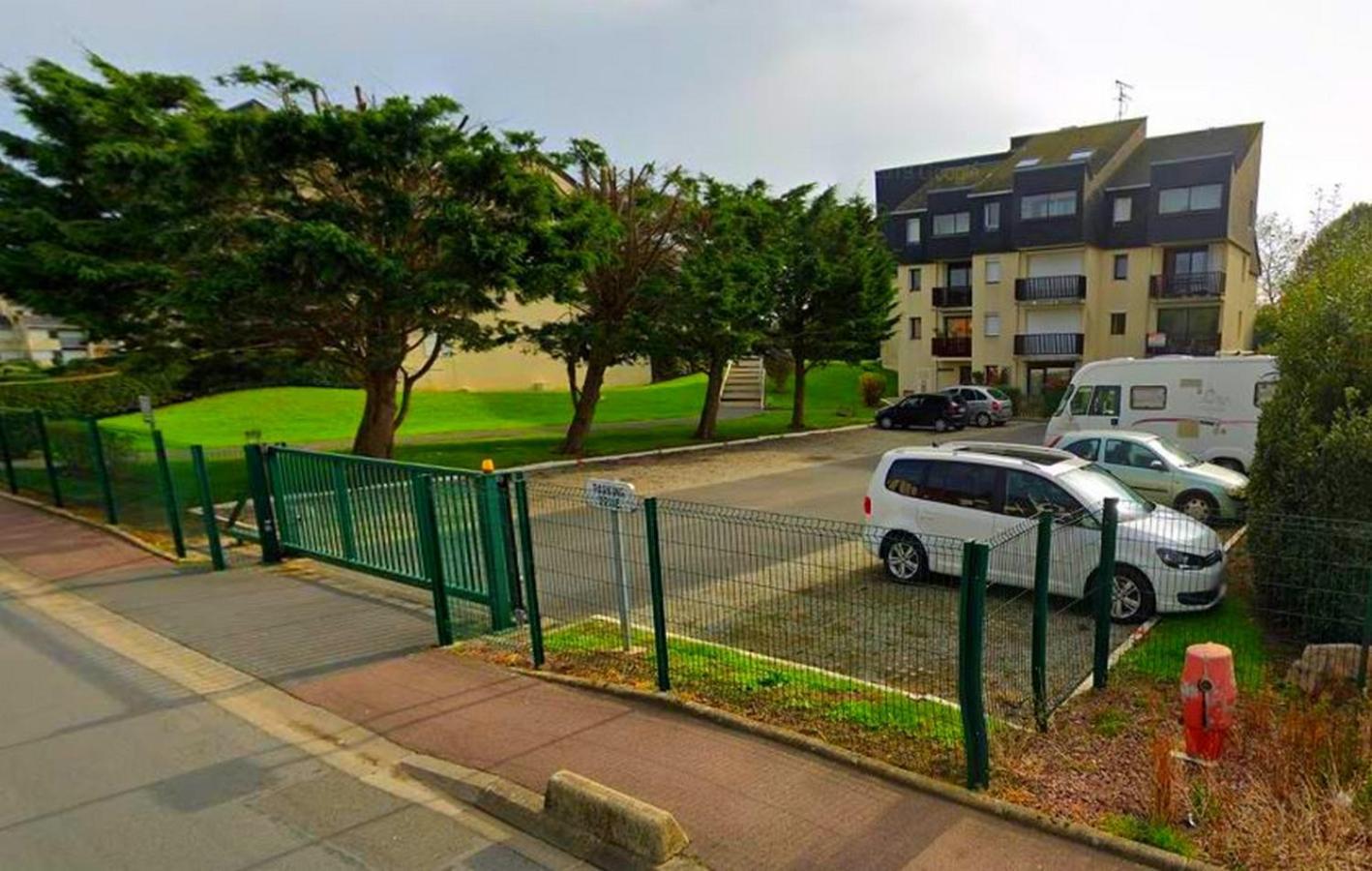 Studio Proche Plage - Parking Gratuit Et Prive - Terrasse Et Petit Jardin Cloture Courseulles-sur-Mer Exterior photo